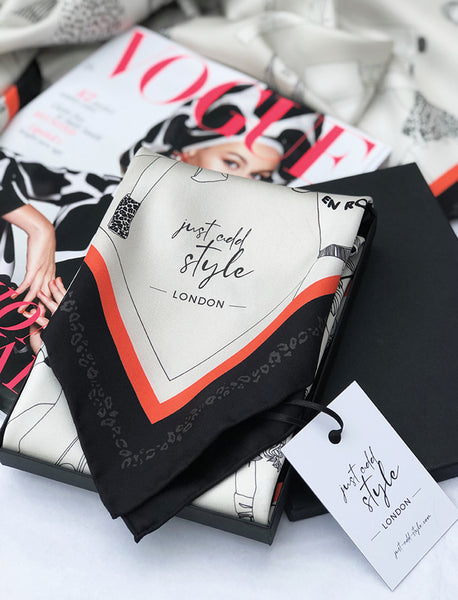 LONDON FASHION - Silk Square